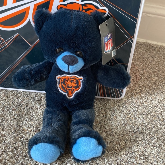 Chicago Bears Fan Package!! NWT puffer vest in L, foam hat, cap, shorts & more! - Picture 7 of 17